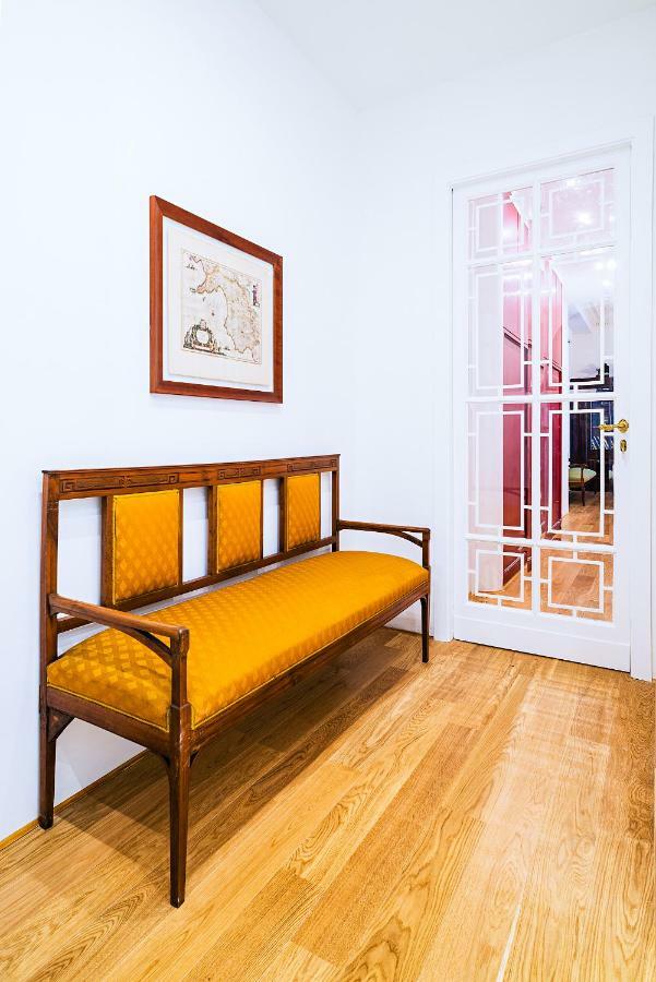 Donna Giulia, Luxury House Hotel Salerno Bagian luar foto