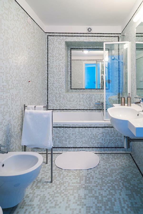 Donna Giulia, Luxury House Hotel Salerno Bagian luar foto
