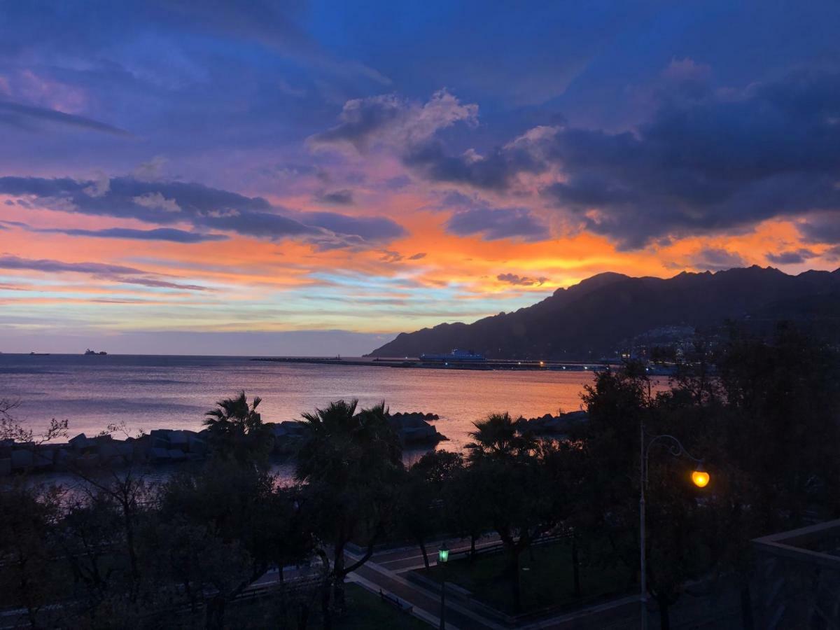 Donna Giulia, Luxury House Hotel Salerno Bagian luar foto